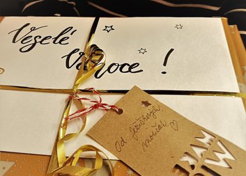 První Ježíškova vnoučata dorazila za seniory