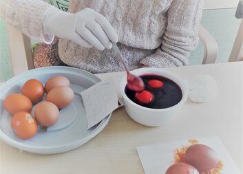 Vzpomínáme, barvíme a povídáme si o Velikonocích