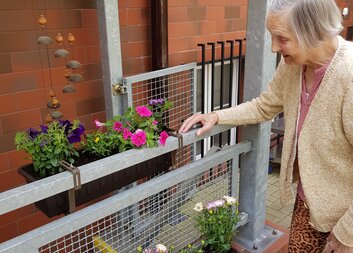 Rozkvetlá zahrada Domova a všude kolem nás