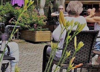 Cvičíme jógu s projektem "Jóga a všímavost pro seniory" 